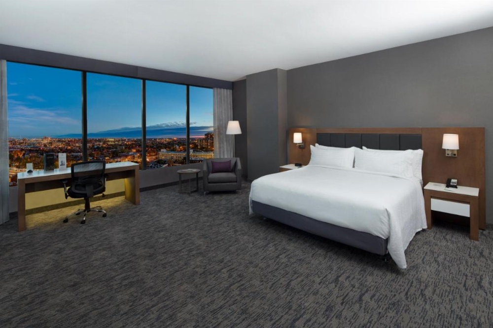 Room image 3