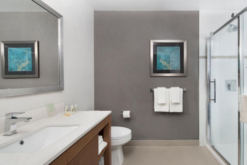 Room image 4